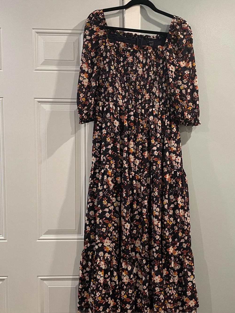 Ann Taylor like new Floral Maxi Dress size 8